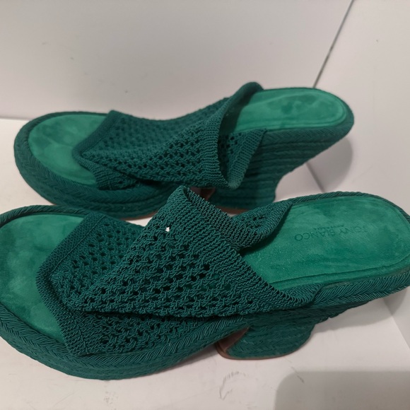 Tony Bianco size 9 matrix jade waffle wedge, never worn 4 in heel - Picture 2 of 7